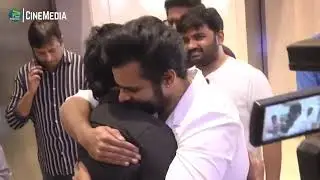 సినిమ హిట్ అయినందుకు సాయిధరమ్ తేజ్ సంయుక్తని | #Virupaksha | Saidharam Tej | CineMedia