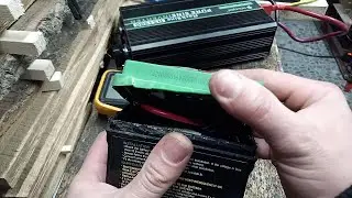 DENTRO LA BATTERIA AL LITIO 12V DA MOTO