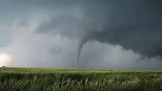 Страшный Торнадо Снятый на камеру!Безумная Погода США 2024 Scary Tornado  Crazy Weather USA 2024