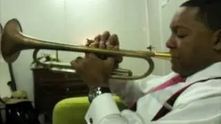 Wynton Marsalis Warming Up