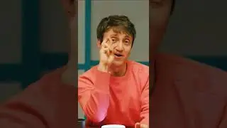 Дарья Блохина говорит высоким голосом. 