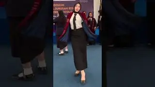 Cewek Cantik wisuda
