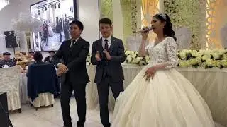 Иманкул Шарипов жана Гулзада Рыскулова тойдо элди шок кылышты