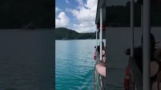 Naviguer sur l’un des lacs de 