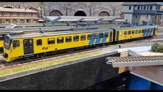 H0, Wadlopers in Hoogdorp.