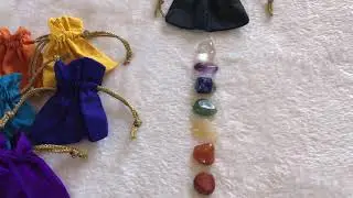 Les 7 Pierres du bonheur reliées à tes 7 Chakras Sacrés