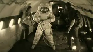 Русские испытания первых скафандров 1965г.(для Луны)