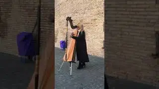 игра итальянки на струне