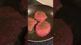 this is my low budget, super cheap very affordable burger 🍔 😂 😂 how do you make yours?