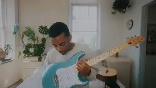 what guitars does Joseph Solomon play?