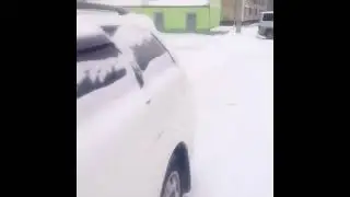 Идёт в больницу