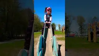 старый пень.😂🤣