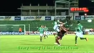 DTotD: Bruno Perone's flying kick breaks opponent's face --football soccer face kick