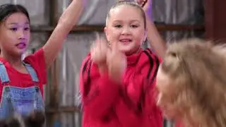 K-Pop Academy 2 - Team Mini's - Oops – Location Clip