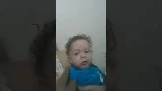 Papai tentando fazer bigode no Josué