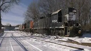 Youngstown and Southeastern train in the snow IBCX 5152 ex NS GP38-2 highhood