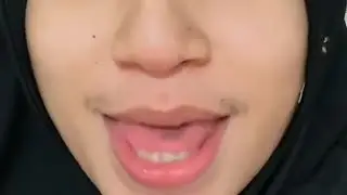 Jilbab Dilla Tampubolon Lagi pengen