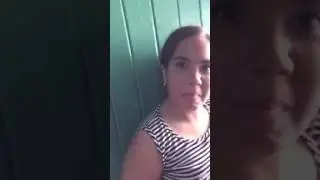 Matando puerco , preparando fin de año . Familia en Cuba