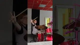 Алёна Пичугина: Nickelback «How you remind me» (drum cover)
