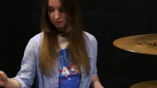 Преподаватель барабанов Катя