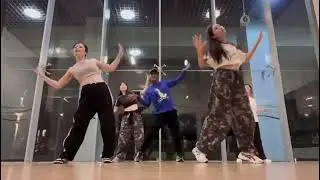 - 'On Clap (Feat. Lexie Liu)' Special Performance by Jason J-style  with Tracy/Crystal/ Carol
