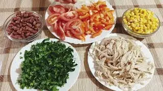 Овощной салат с курицей, кукурузой и фасолью! Плюс заправка! Очень вкусно, просто и полезно!