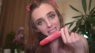 ASMR- LICKING/ EATING POPSICLES (Close Up)
