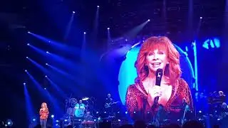 Reba McEntire “The Heart Won’t Lie” Memphis TN, 11/17/22