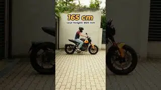 How people fit on Triumph Trident 660 