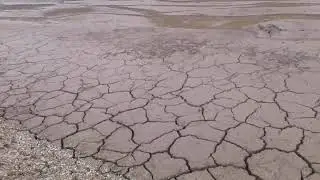 Дно Балановского водохранилища.  Крым  -  1 октября 2020 года.