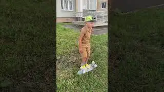 Адель показывает трюк