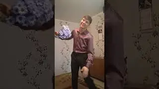 Дарите женщинам цветы! Серега  жжёт 😘🥰😍