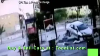 Man Crashes Into Ohio Gas Station and Hails Taxi, Car flips at gas station