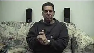 manualist plays the entertainer on his hands!