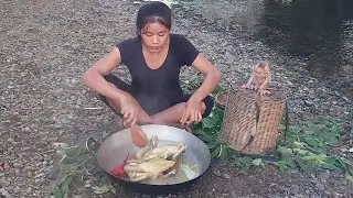 Cooking Spicy Chicken recipe and Eating Yummy yummy with my monkey