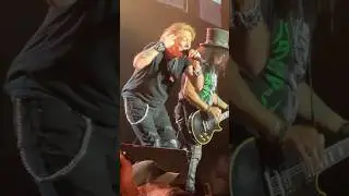Axl Rose in His Element—Smiling, Singing, and Owning It 🎤🔥