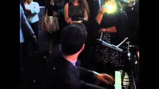 Darren Criss performs Say My Name at the 2014 Family Awards (Clip)