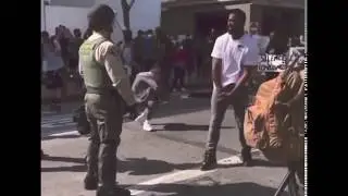 george floyd protester Decided to Krump dance against police #BlackLivesMatter