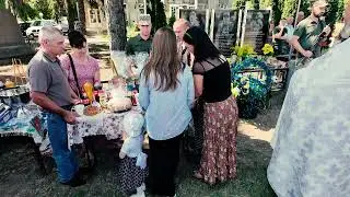 У Тарасівцях на Новоселиччині відкрили меморіал загиблим Героям