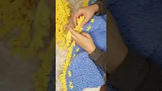 Hand knitting. Tejido a mano