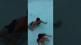Pense nua criança