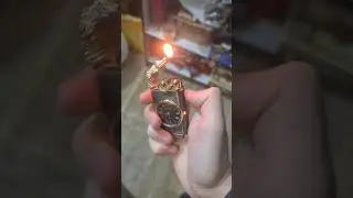 Газовая зажигалка с часами
