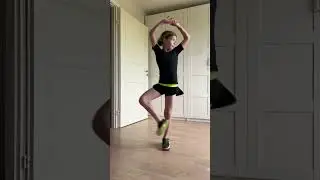 Training at  home #сестрыкозловские #figureskating #фигурноекатание #фигуристка #funnyshorts  #spin