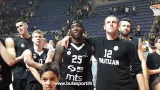 Rašon Tomas peva: 
