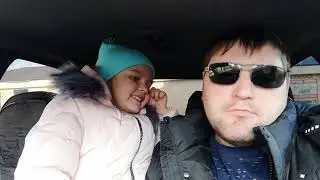 С дочей)) ЖДЁМ МАМУ!