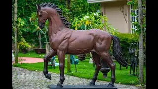 Escultura de Cavalo confeccionado em Bronze, com 198cm de altura e rica em detalhes. Quinta Dellarte