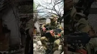 Боец батальона РФ ОСПН ❤ исполнение трогает до слез.