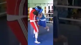 Скоростная двойка с ударом по печени и выходом на переднюю руку.