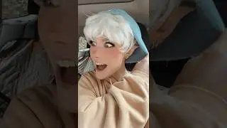 Elf hiding among the people 🤭