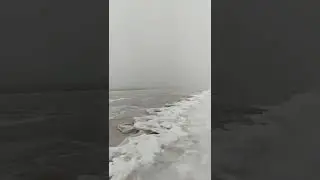 Пляж на море зимой #зима #морезимой #море